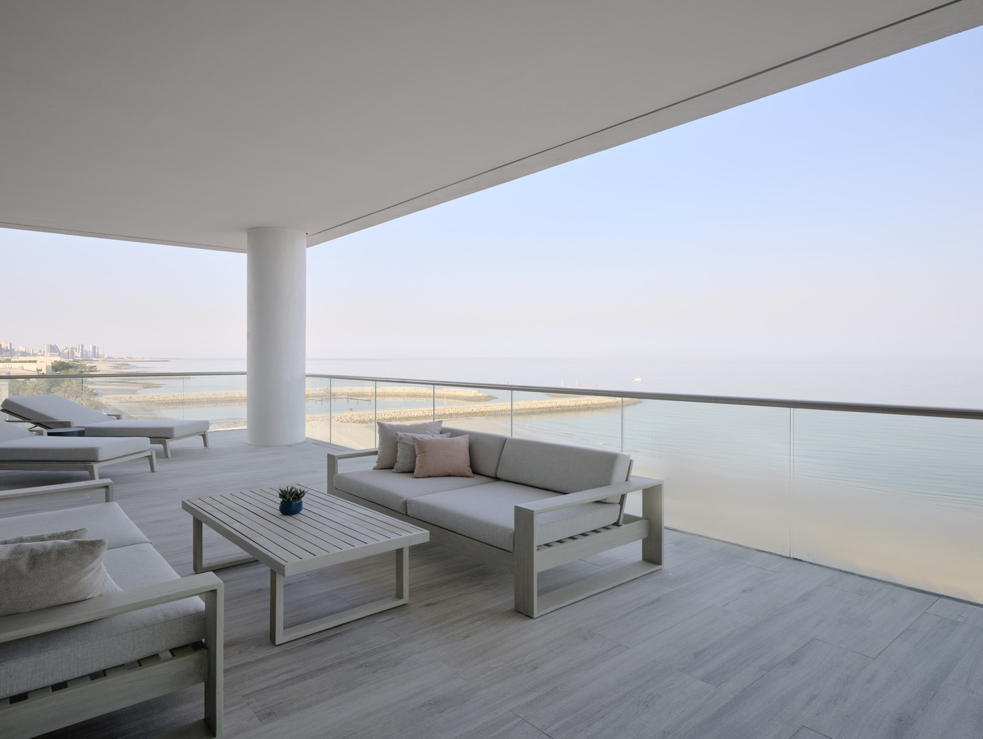  1 Bedroom Suite Seafront With Balcony