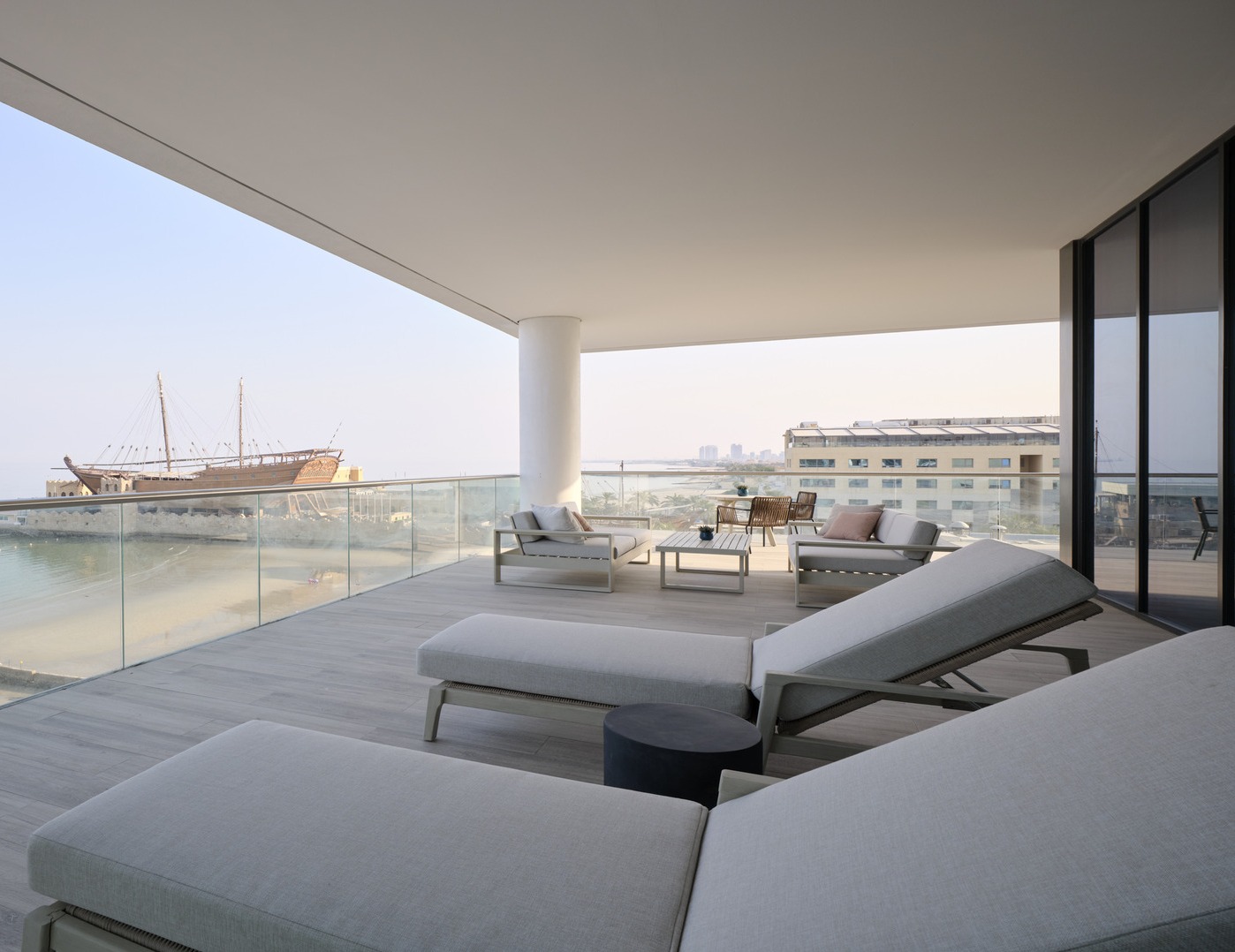  1 Bedroom Suite Seafront With Terrace
